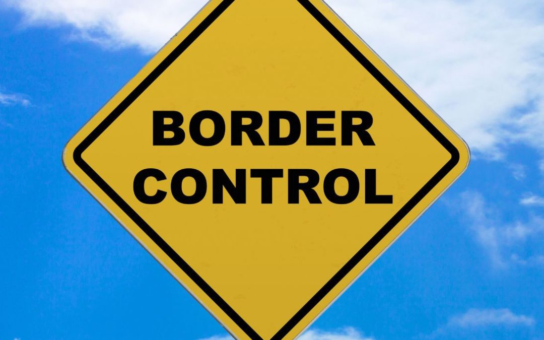 Illegale immigranten verstoppen zich in matrassen