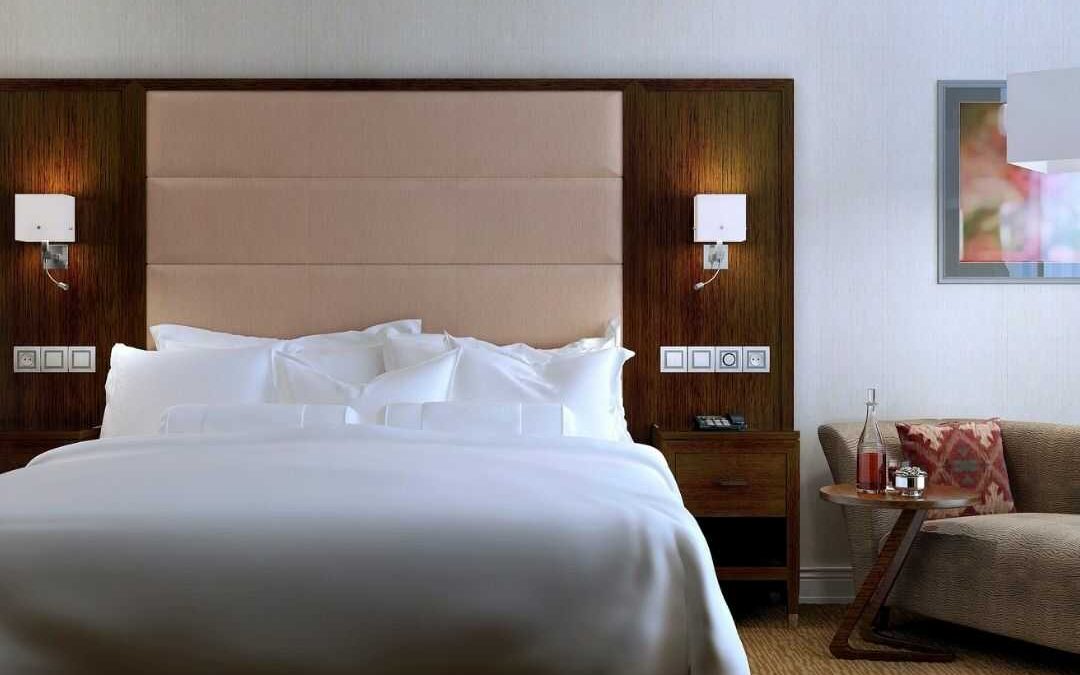 Hotelgasten slapen met lijk onder bed