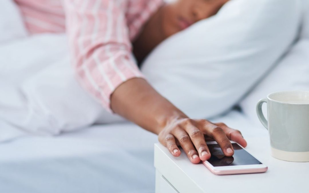 Waarom een wekker met snooze-functie slecht is voor uw slaap
