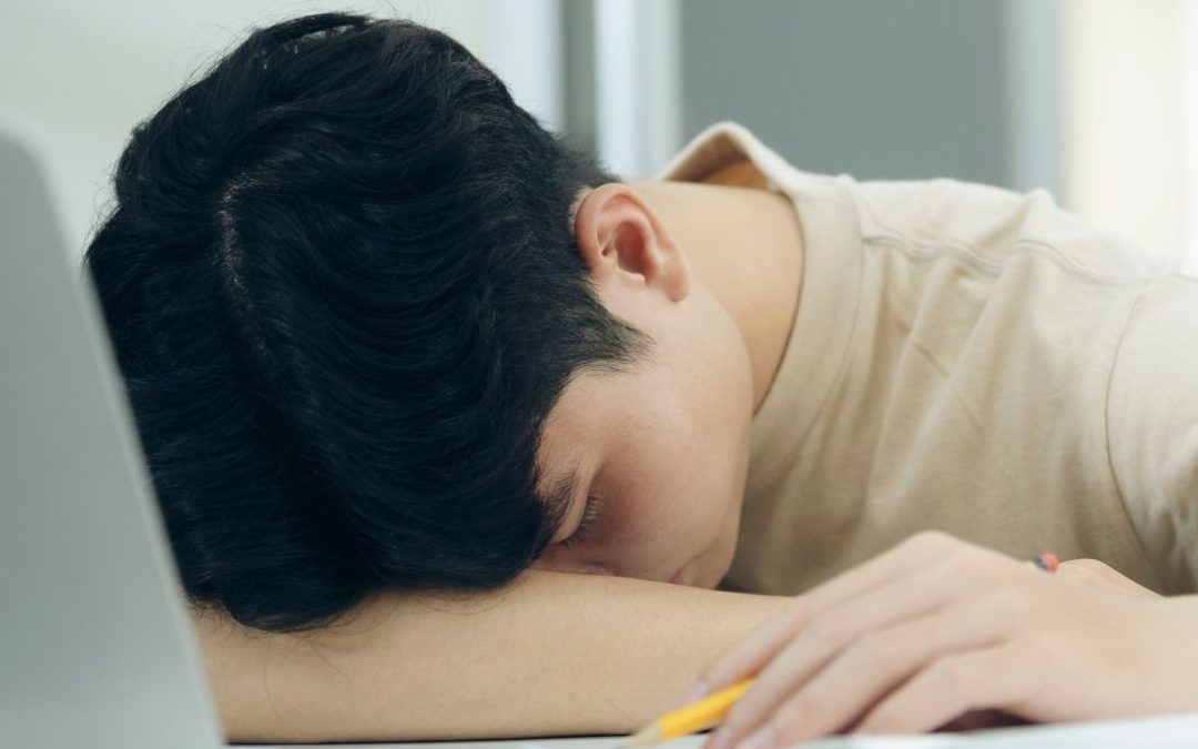 Het effect van slaap op examenresultaten