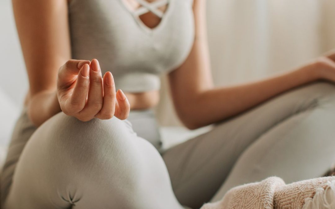 Zo kunt u yoga gebruiken om uw slaap te verbeteren